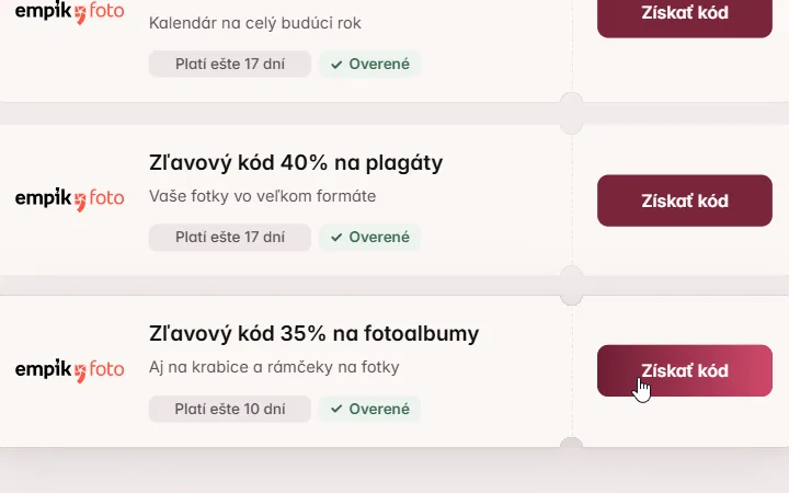 Ruka myši nad tlačidlom Získať kód pri 35 % na fotoalbumy Empik Foto, vyššie karta so 40 % na plagáty