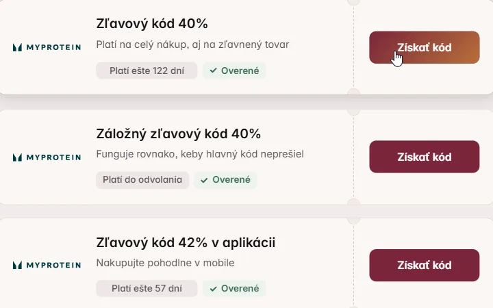 Karta so zľavovým kódom 40 % na Myprotein a kurzor na tlačidle Získať kód
